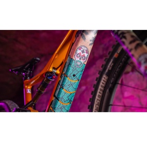 Muc-Off - set stickere protectie cadru bicicleta Frame Protection Kit E-MTB - albastru verzui Day of the shred - Img 6