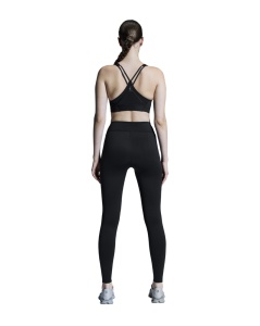 On - colanti - Train Tights W - Black - Img 3