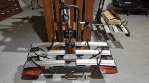 Suport biciclete Menabo Antares Plus pentru 3 biciclete cu prindere pe carligul de remorcare, pliabil