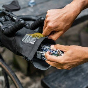 Apidura - geanta mica bicicleta cu prindere pe ghidon, (tip Aerobars sau pentru competii) Racing Aerobar Pack 2.5 litri - Img 7