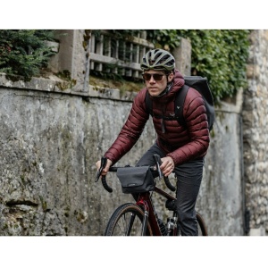 Apidura - geanta mica ghidon bicicleta City Handlebar Pack, capacitate 2 litri - gri inchis negru - Img 12
