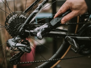 Dynamic Bike Care - Perie cu 2 capete pentru curatare furca bicicleta Two Prong Brush - negru - Img 2