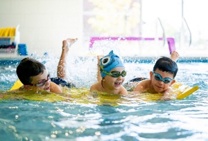 Finis - ochelari inot confortabili pentru copii (4-10 ani) Adventure Goggles - camuflaj rosu negru - Img 14