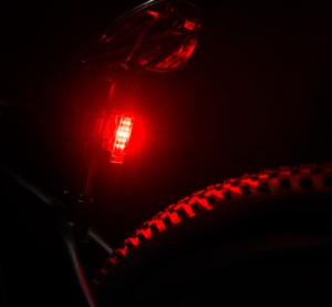 Lezyne - lumina spate stop - Strip Drive 300+ - Lumeni - Usb - negru - Img 4