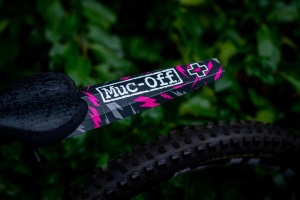 Muc-Off - Aparatoare spate roata bicicleta back Ride Guard Bolt - negru roz traznet - Img 3