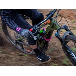 Muc-Off - banda transport accesorii bicicleta cu prindere pe cadru Utility Frame Strap - verde inchis army - Img 5