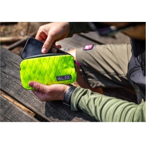 Muc-Off - borseta bicicleta Rainproof Essentials Case - verde lime hi vision - Img 7