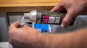 Muc-Off - detergent haine ciclism Wash-In Rain Shield Re-Proofer - 300ml - Img 3
