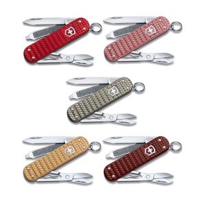 Victorinox - briceag clasic gama Precious Alox - auriu - Img 14