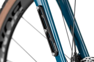 Apidura - accesoriu montaj si transport bidon bicicleta Expedition Bottle Cage Adapter - negru - Img 6
