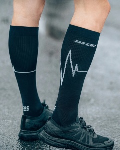 CEP - Sosete de compresie pentru femei Heartbeat Woman Tall comp - negru alb dark clouds - Img 8