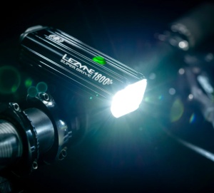 Lezyne - Lumina fata - SUPER DRIVE 1800+ SMART - 1800 lumeni - USB - negru - Img 3