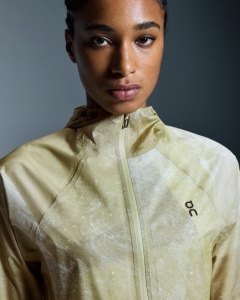 On - jacheta - Ultra Jacket W - White | Caper - M - Img 4