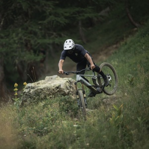 Orbea WILD H10 - bicicleta electrica e-MTB Trail full suspension 29" - maro cu componente custom Fox Kashima - Img 5
