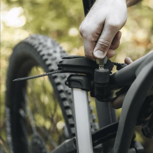 Suport pentru 2 biciclete Thule Epos 978100 cu prindere pe carligul de remorcare (13pini) - Img 8