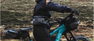 Apidura - geanta practica cu prindere in zona soldurilor, Backcountry 2.0 Hip Pack, 2.5L - gri inchis negru - Img 7