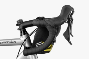 Apidura - Racing - Racing Handlebar Pack - 2L - Img 4