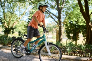 Bicicleta copii Woom 4 Go cu roti 20" roz Hot Pink - Img 2
