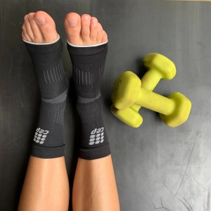 CEP - ortho fascie plantara - Compression Plantar Sleeves - Negru| Gri - Img 6