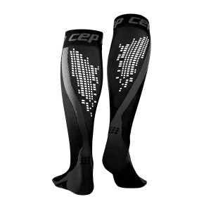 CEP - Sosete compresie alergare cu elemente refectorizante pentru femei Nighttech women socks - negru gri reflect - Img 2
