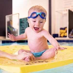Finis - Swim Diaper Solid Pink XL - Img 4