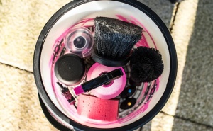 Muc-Off - pachet produse curatare bicicleta Bicycle Dirt Bucket With Filth Filter Bundle - Img 13