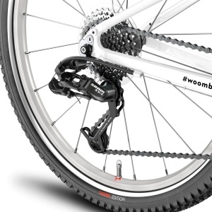 Woom - bicicleta copii 20" Woom 4, varsta recomandata 6-8 ani (115-130cm) - 7,7 kg - rosu alb - Img 3