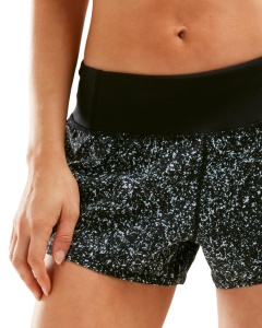 2XU - Pantaloni scurti de alergare pentru femei XVENT 3" Free Short - negru gri granit - Img 3