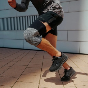 CEP - Genunchiera orto pentru compresie si protectie genunchi Max Support Compression Knee Sleeve - negru gri - Img 9