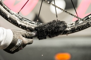 Muc-Off - perie pentru curatarea rotii si a componentelor - Img 4