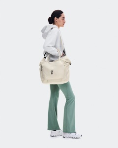 On - rucsac - Track Pack 35L Lite - Cream - Img 3