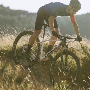 Orbea Alma M10 - bicicleta MTB hardtail XC 29" - culoare custom MyO albastru-portocaliu - Img 8