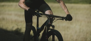 Orbea OIZ M-LTD Diamond - Red - bicicletă MTB XC full suspension - Img 5