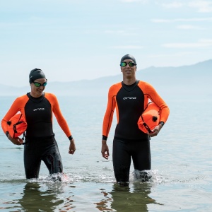 Orca - costum neopren ape deschise pentru femei vizibilitate sporita W Vitalis OpenWater HI VIS wetsuit - negru portocaliu - Img 6