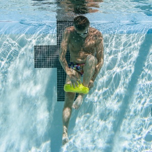 Finis - accesoriu inot (plutitor) pentru picioare Ankle Buoy - galben - Img 5