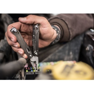 Leatherman - multi-tool 14 functii Wingman Stainless Steel 832523 - argintiu - Img 7