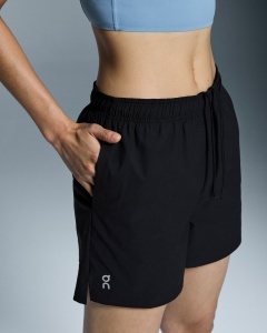 Pantaloni scurți On 5" Core Shorts W - negru | ușori pentru alergare - Img 4