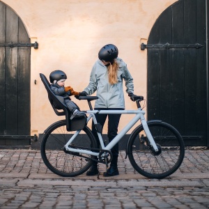 Scaun pentru copii, cu montare pe bicicleta in spate - Thule Yepp 2 Maxi Frame mounted, Midnight Black - Img 5