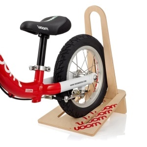 Woom - suport bicicleta pe podea tip Rastel lemn pentru biciclete Woom 1,2,3 - maro deschis lemn - Img 3