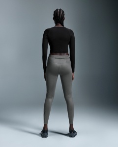 On - bluza - Studio Long-T Crop W - Black - L - Img 2