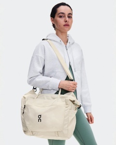 On - rucsac - Track Pack 35L Lite - Cream - Img 7