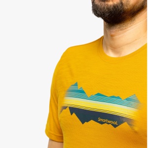 Smartwool - tricou sport unisex maneca scurta Mountain Horizon Graphic Short Sleeve Tee - galben intens miere - Img 5