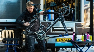 Muc-Off - Bike Care Essentials - pachet pentru curatarea si intretinerea bicicletelor - Img 5