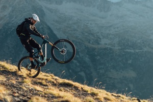 Orbea RISE M-TEAM Chameleon Goblin Green (Gloss)-Black (Matt) - bicicletă electrică eMTB Trail - Img 4