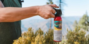 Spray urs Counter Assault Bear Deterrent 230 g - raza actiune pana la 10m - Img 4