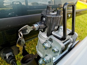 Suport biciclete Menabo Merak Tilting Plus pentru 3 biciclete cu prindere pe carligul de remorcare - Img 28