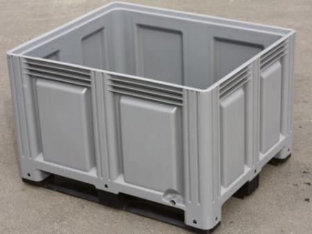 Boxpalet inchis cu 3 traverse