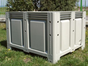 Boxpalet inchis cu 4 picioare