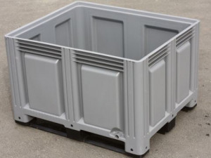 Boxpalet inchis cu 3 traverse