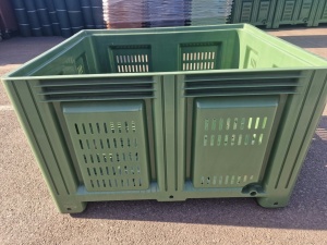 Boxpalet perforat cu patru picioare, 1200 mm x 1000 mm x 785 mm, Verde